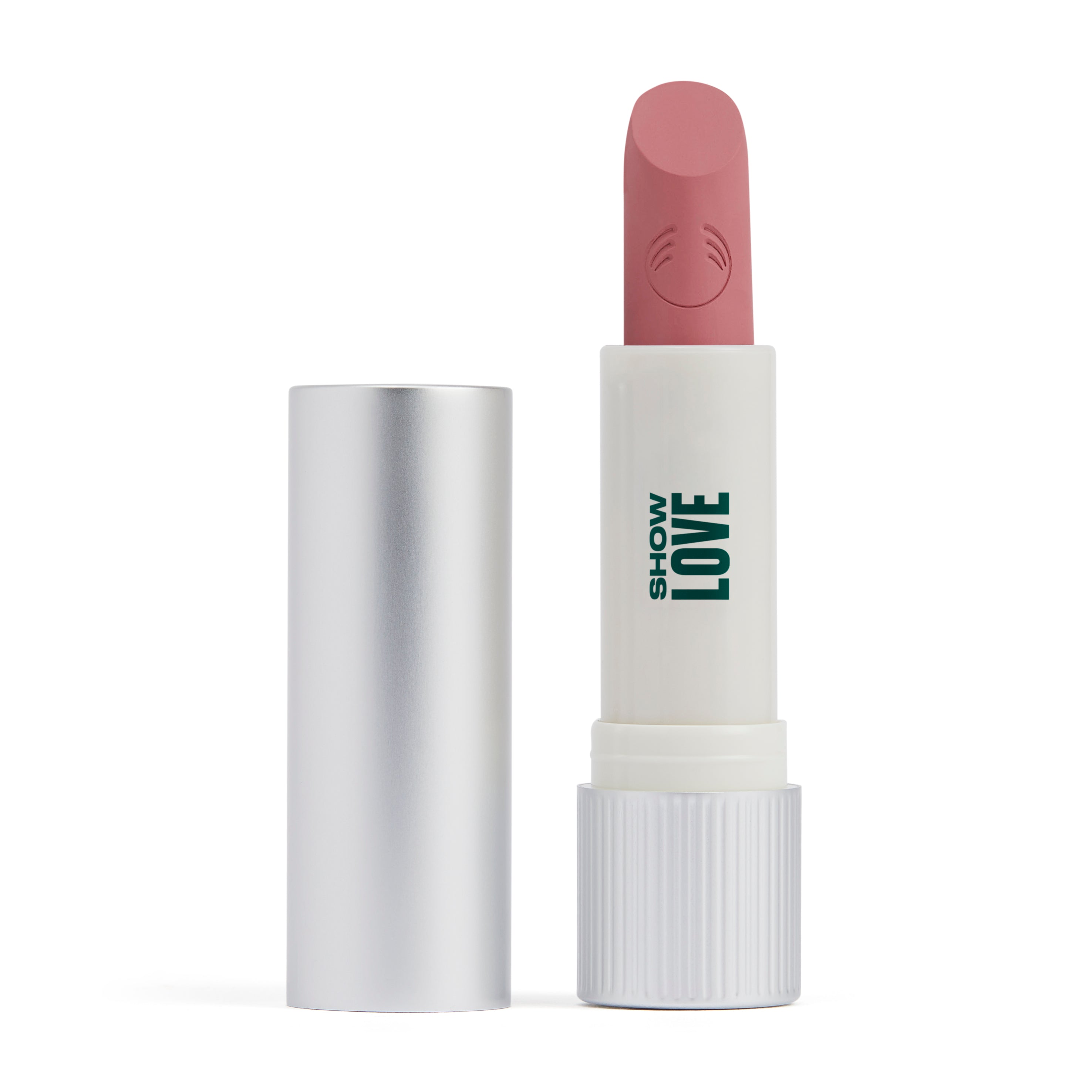 Detalle del recambio de labial PepTalk Show Love siendo colocado en el estuche recargable, resaltando su facilidad de uso y diseño ecológico