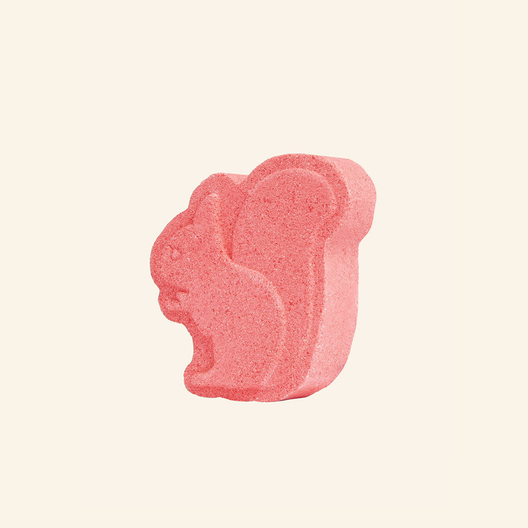 Bomba de baño Ardilla Fresa que cambia de color, libera aroma frutal y genera burbujas en la bañera
