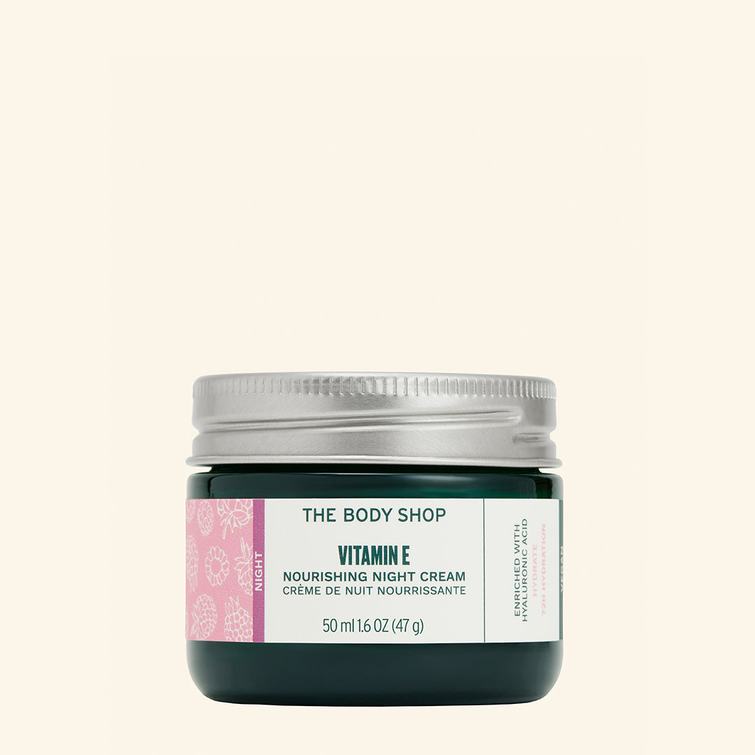 Crema de Noche Vitamina E para hidratación profunda y revitalización de la piel, con textura densa y no grasa, enriquecida con aceite de semillas de frambuesa y ácido hialurónico, ideal para todo tipo de pieles
