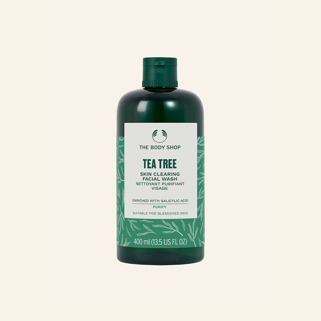 Imagen del Gel Limpiador Facial Tea Tree 400ML, con fórmula vegana y enriquecido con aceite de árbol de té de comercio justo de Kenia, diseñado para limpiar profundamente pieles grasas y con imperfecciones, dejando una sensación refrescante y matificada