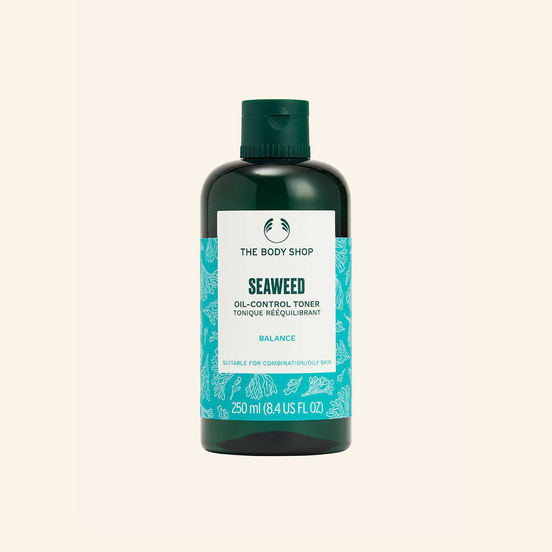 Imagen del Tónico Equilibrante Algas de 250 ml con fórmula ligera y acuosa que deja la piel fresca, suave y elástica, ayudando a eliminar la suciedad oculta y equilibrar el exceso de grasa, ideal para pieles mixtas y grasas, enriquecido con royal sugar kelp de origen sostenible, 96% ingredientes naturales, vegano y dermatológicamente testado