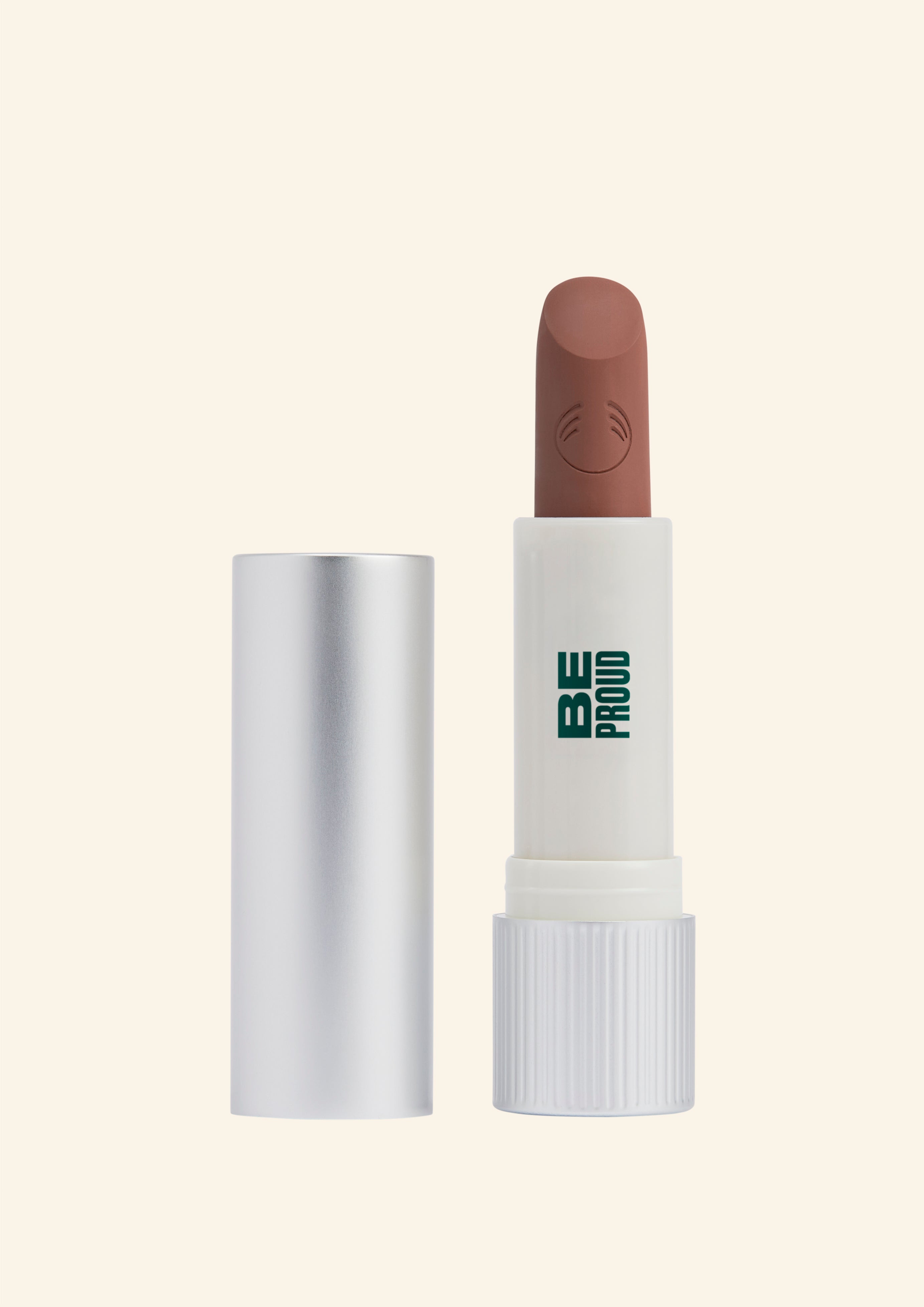 Primer plano del labial PepTalk Recargable mostrando su fórmula ligera y enriquecida con manteca de karité de Comercio Justo