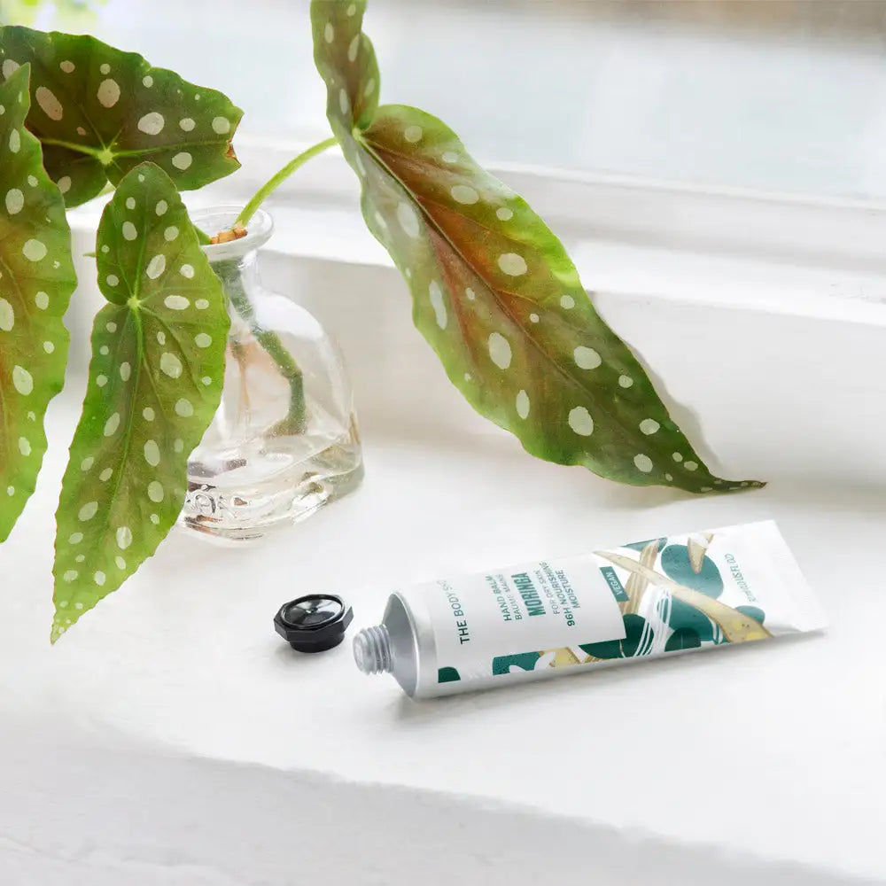 Crema de manos de Moringa 30 ml, en envase práctico y fácil de llevar
