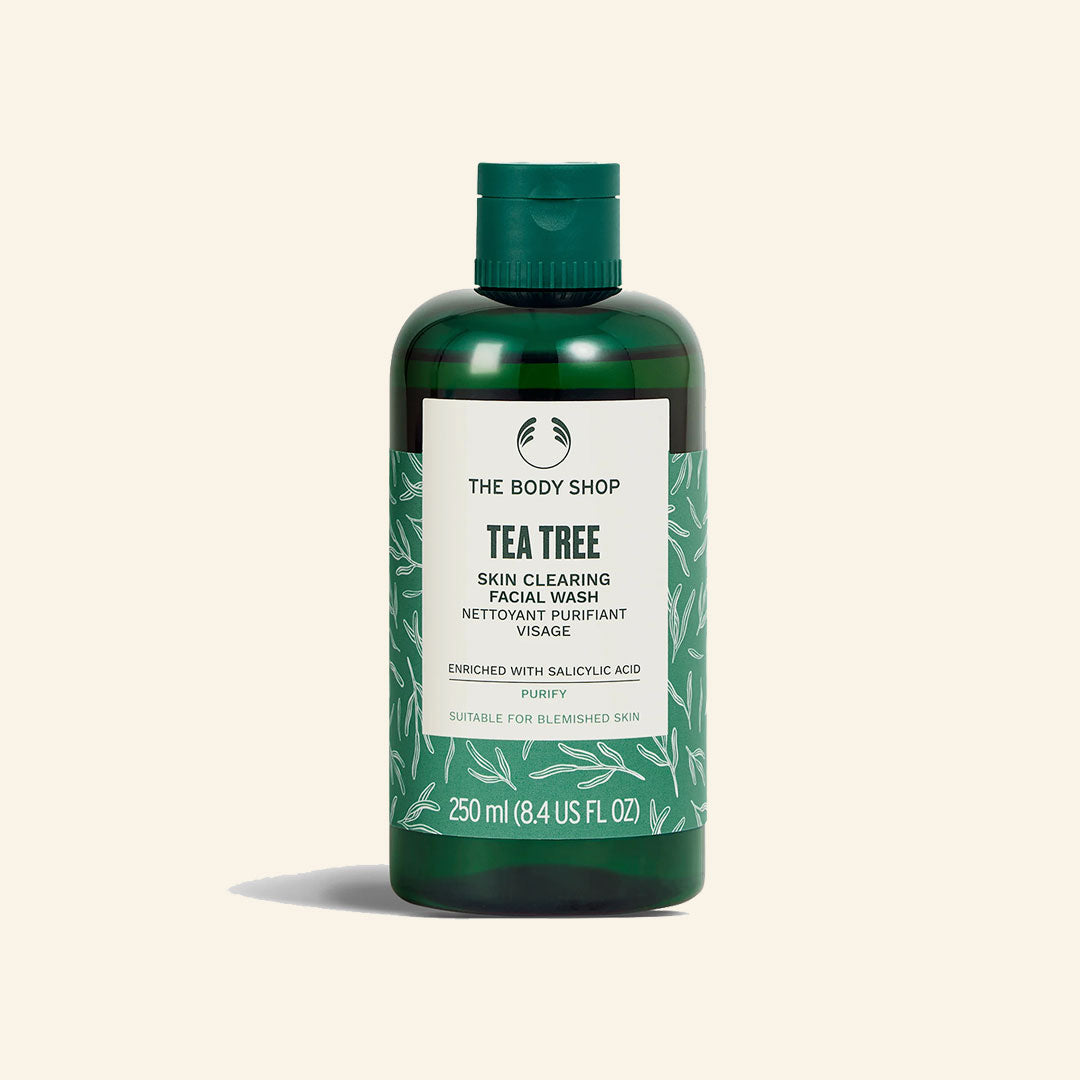 Imagen del Jabón facial de Tea Tree 250 ml en espuma, con ingredientes naturales, diseñado para reducir imperfecciones y limpiar profundamente la piel grasa